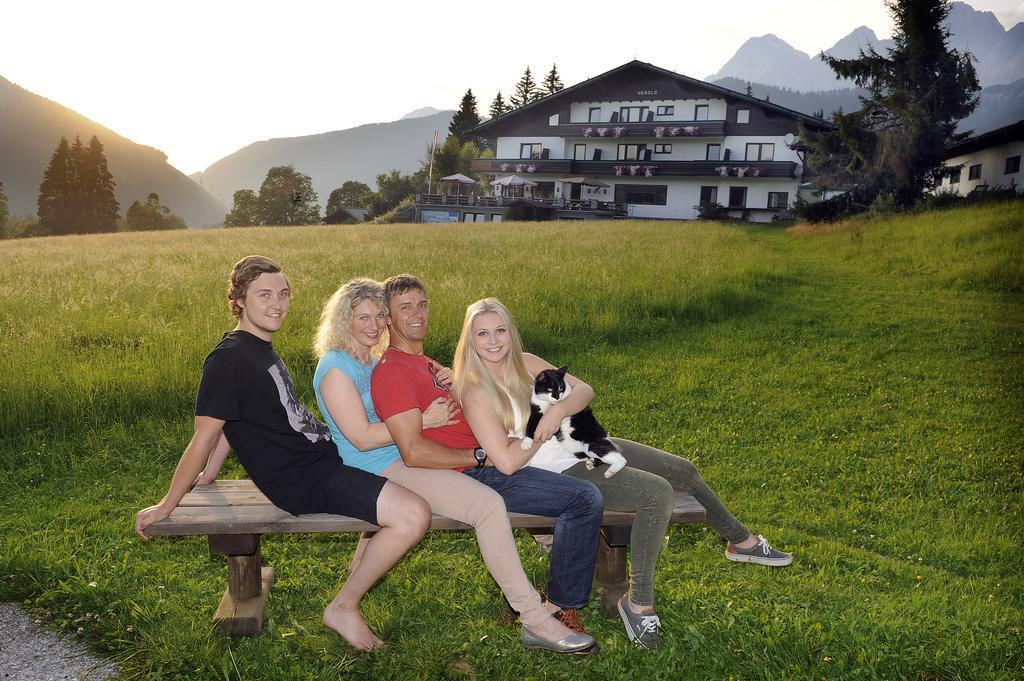 Kraftplatz Am Dachstein - Herold - Fuer Ruhesuchende Und Sportlich Aktive Ramsau am Dachstein Exterior foto